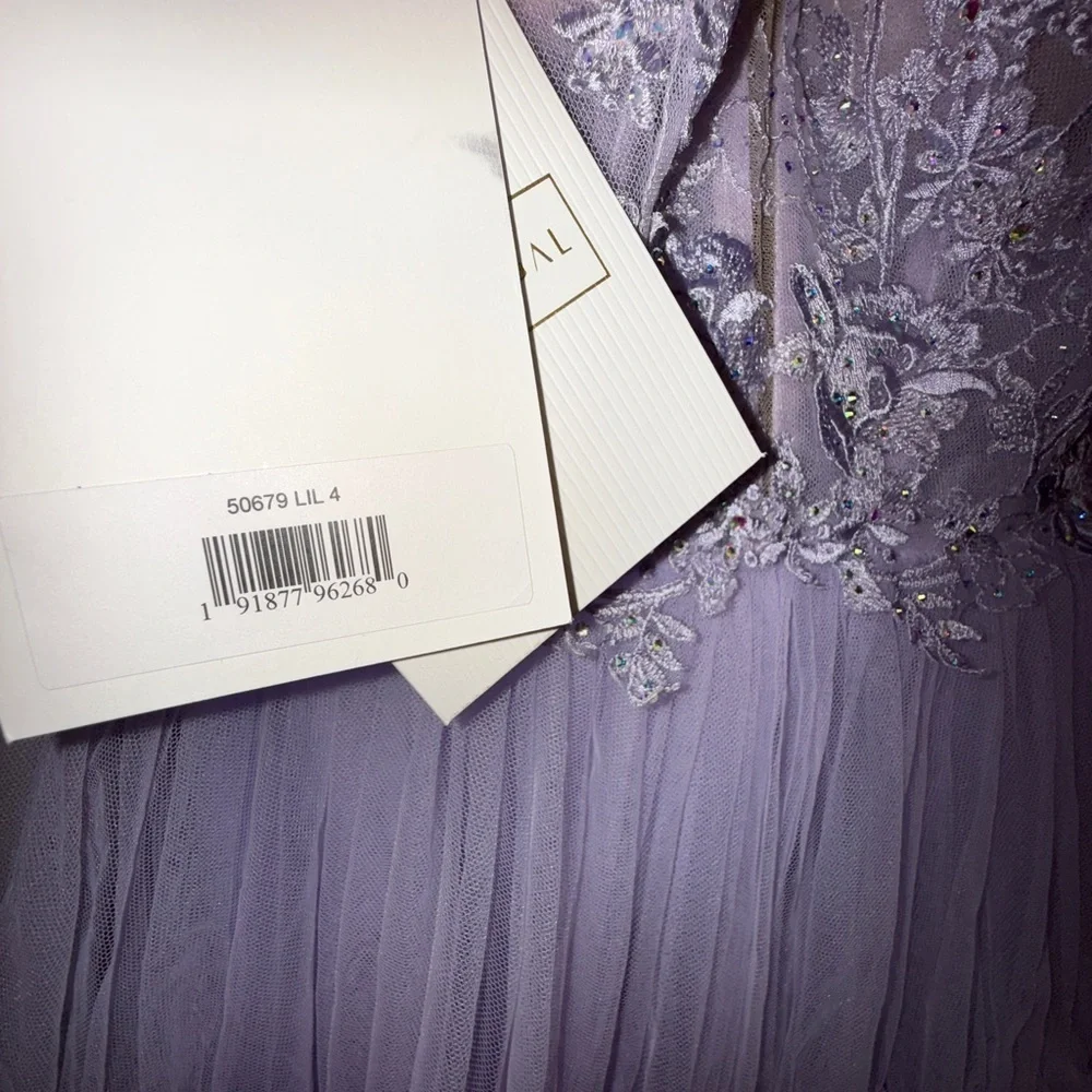 NWT | Mac Duggal Lilac Elegant Lavender Lace Dress Size 4 - Picture 5 of 8